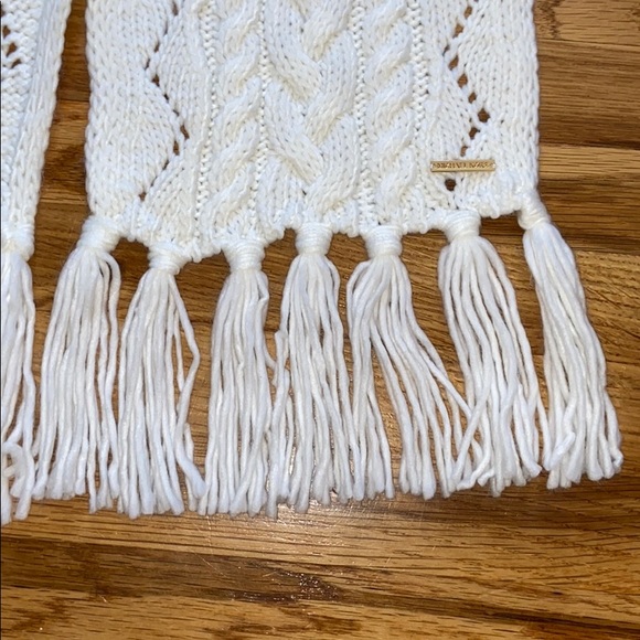 NWOT - Michael Kors - Knitted Scarf - Picture 5 of 7